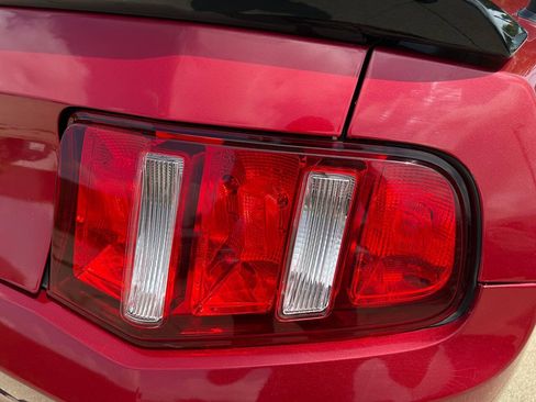 Used 2011 Ford Mustang Premium w/ 202A Rapid Spec Order Code RWD image 28