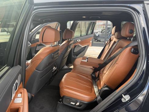 Used 2019 BMW X7 xDrive50i w/ M Sport Package image 29