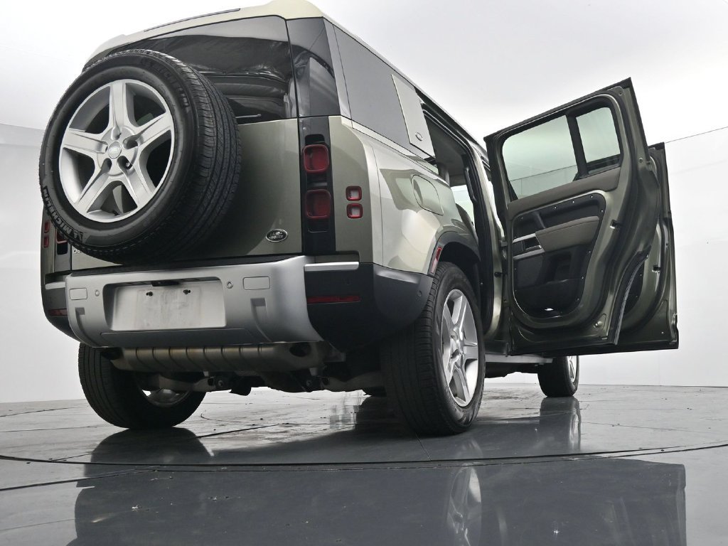Used 2021 Land Rover Defender 110 SE AWD/4WD image 30