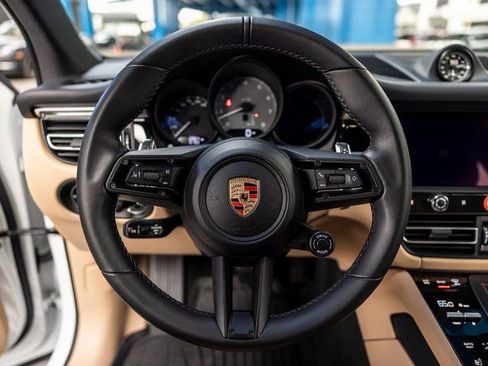 Certified 2025 Porsche Macan S image 6