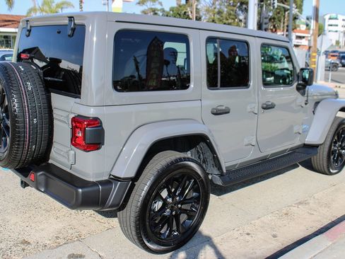 Used 2022 Jeep Wrangler Unlimited Sahara image 7