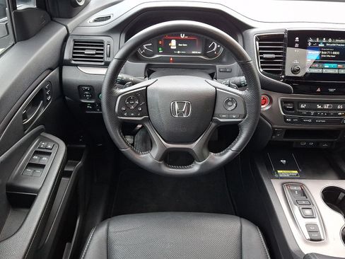 Used 2024 Honda Passport EX-L image 11