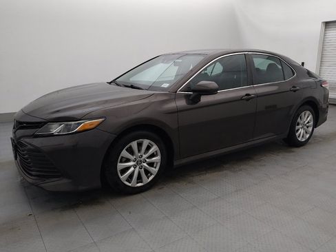 Used 2020 Toyota Camry LE w/ Carpet Mat Package image 2