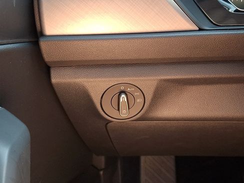 Certified 2023 Volkswagen Jetta SE w/ Panoramic Sunroof Package FWD image 23