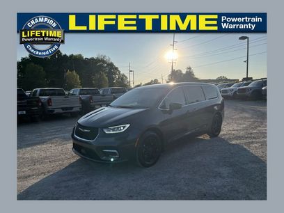 Used 2023 Chrysler Pacifica Touring-L