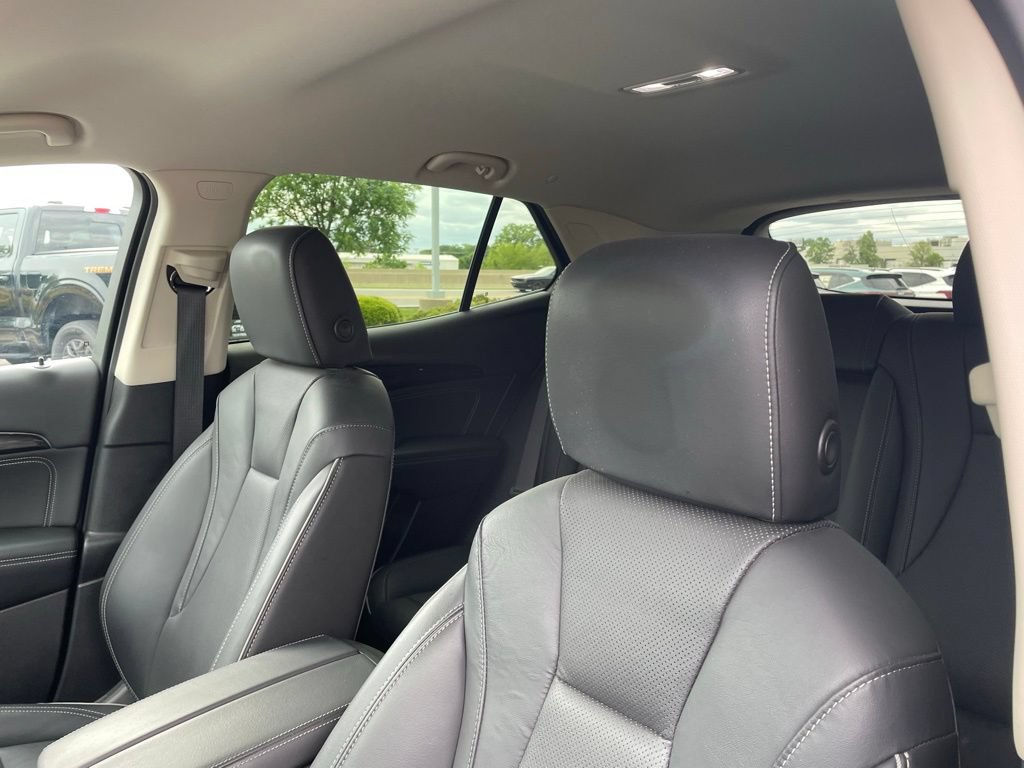 Used 2023 Buick Envision Essence AWD/4WD image 23