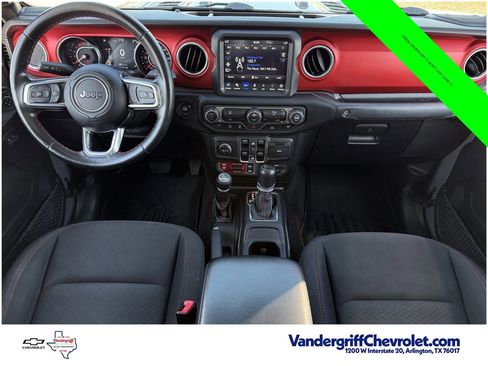 Used 2021 Jeep Gladiator Rubicon AWD/4WD image 10