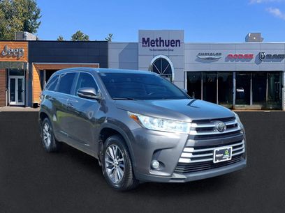 Used 2017 Toyota Highlander XLE w/ Carpet Mat Package