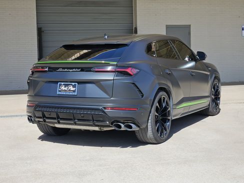 Used 2021 Lamborghini Urus image 9