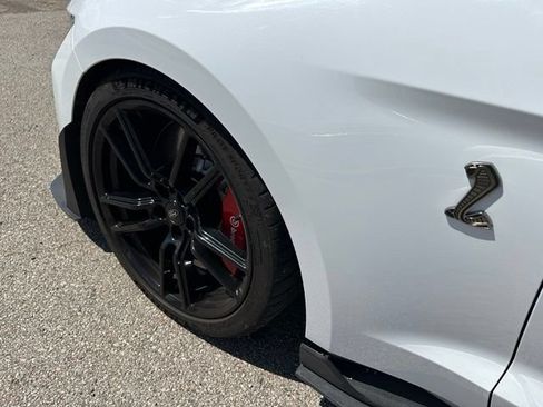 Used 2021 Ford Mustang Shelby GT500 w/ Technology Package RWD image 7