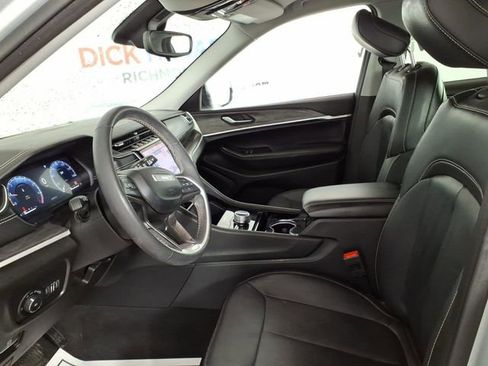 Used 2023 Jeep Grand Cherokee L Limited image 12