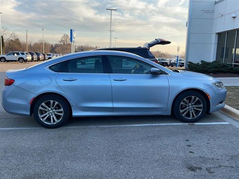 Used 2015 Chrysler 200 Limited w/ Convenience Group image 18