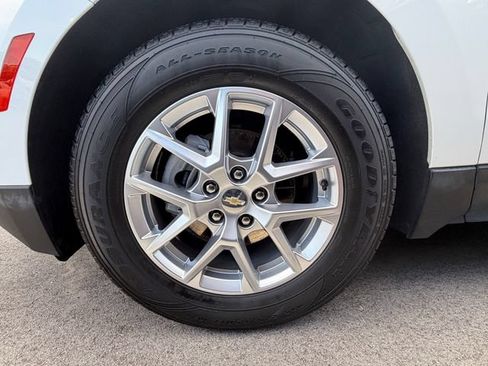 Used 2023 Chevrolet Equinox LT FWD image 9