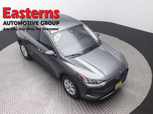 Used 2024 Ford Escape Active AWD/4WD image 3