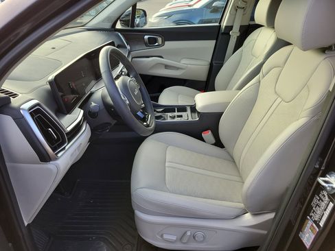 Certified 2025 Kia Sorento X-Line EX image 23