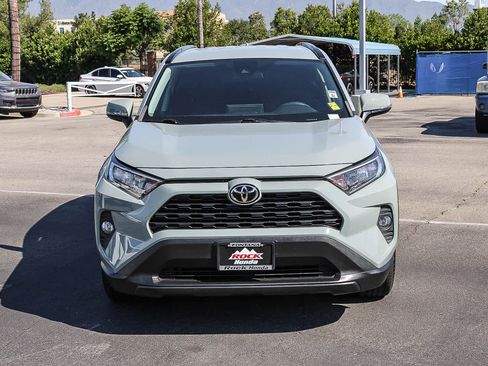 Used 2021 Toyota RAV4 XLE w/ Carpet Mat Package (TMS) FWD image 2