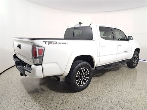 Used 2022 Toyota Tacoma TRD Sport image 5