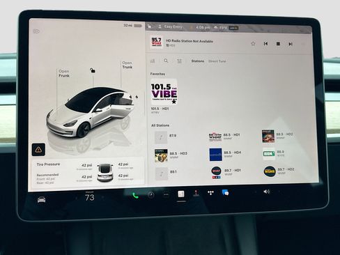 Used 2023 Tesla Model 3 Standard Range RWD image 29