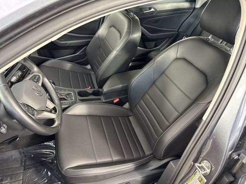 Used 2023 Volkswagen Jetta SE FWD image 19