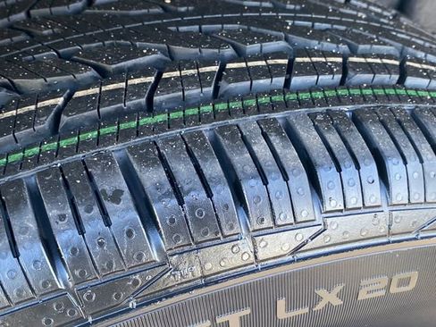 New 2026 Chevrolet Traverse LT w/ Midnight/Sport Edition image 17