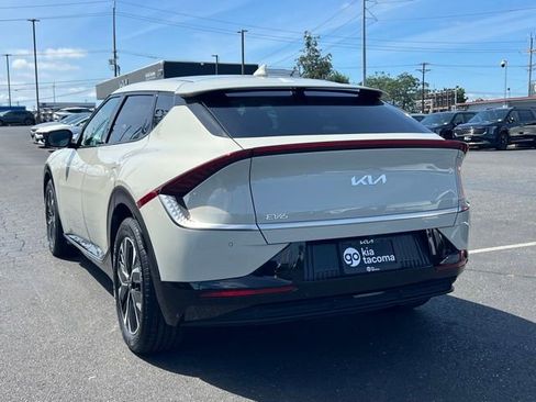 Certified 2022 Kia EV6 Wind AWD/4WD image 9