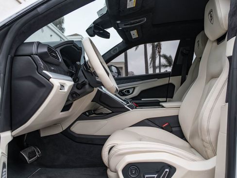 Used 2019 Lamborghini Urus image 29