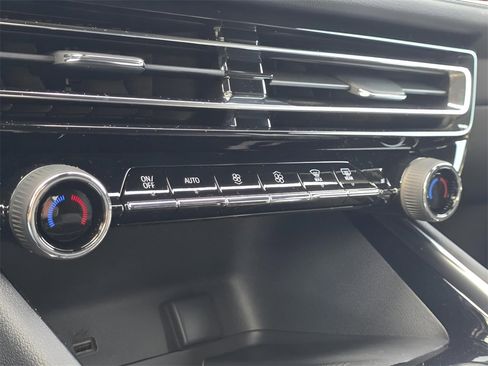 New 2026 Chevrolet Traverse Z71 w/ Driver Confidence Package image 28