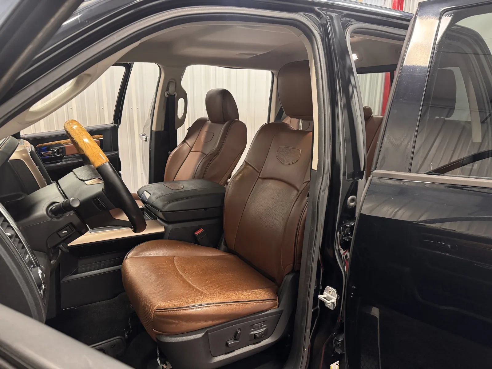 Used 2013 RAM 1500 Laramie Longhorn w/ Convenience Group AWD/4WD image 36