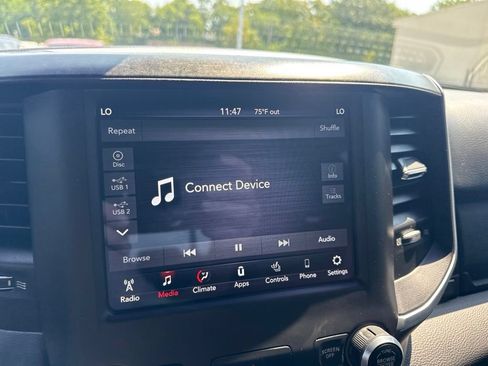 Used 2019 RAM 1500 Big Horn AWD/4WD image 11