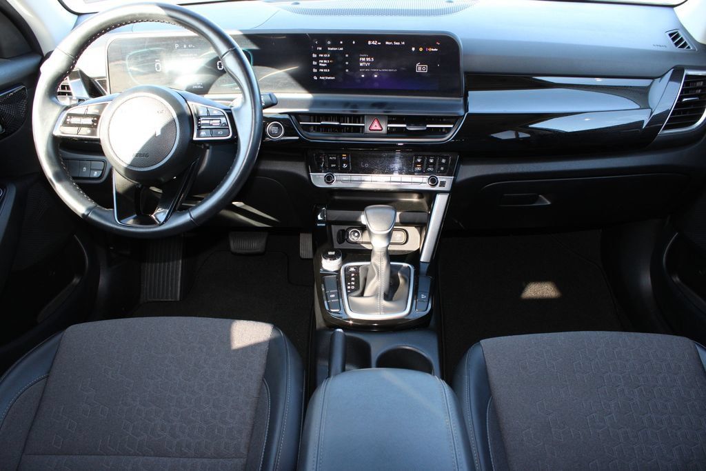 Used 2025 Kia Seltos S FWD image 12