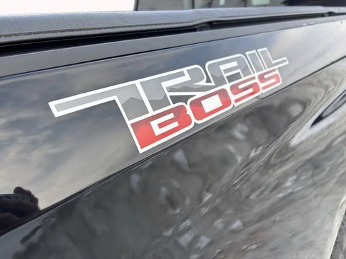 Used 2019 Chevrolet Silverado 1500 LT Trail Boss image 11