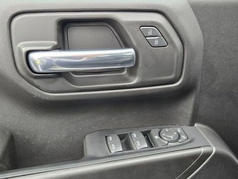 Used 2022 Chevrolet Silverado 1500 Custom image 3