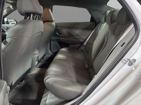 New 2025 Hyundai Elantra SE FWD image 10