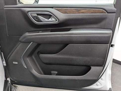Used 2023 Chevrolet Suburban Premier image 26
