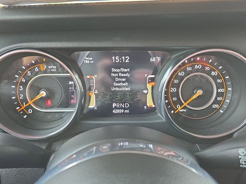 Used 2019 Jeep Wrangler Unlimited Sahara w/ Quick Order Package 24M Moab AWD/4WD image 18