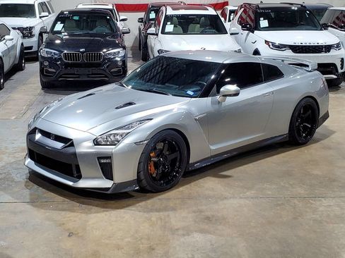 Used 2017 Nissan GT-R Premium AWD/4WD image 31