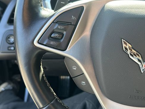 Used 2019 Chevrolet Corvette Stingray Coupe w/ Carbon Flash Badge Package RWD image 17