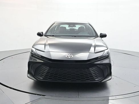 Used 2025 Toyota Camry SE FWD image 2