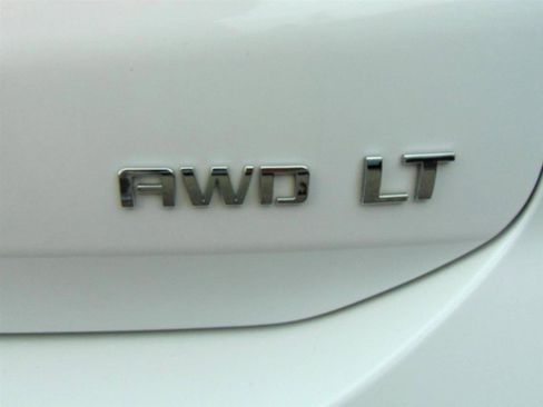 Used 2024 Chevrolet Equinox LT AWD/4WD image 11
