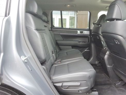 Used 2025 Hyundai Santa Fe Limited image 34