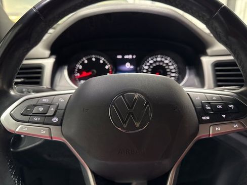 Used 2020 Volkswagen Atlas Cross Sport SE image 13