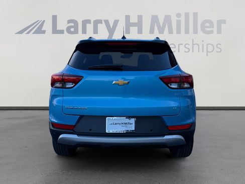 Used 2025 Chevrolet TrailBlazer LT w/ Convenience Package image 4