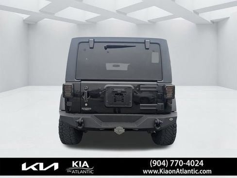 Used 2014 Jeep Wrangler Unlimited Sahara w/ Connectivity Group image 4