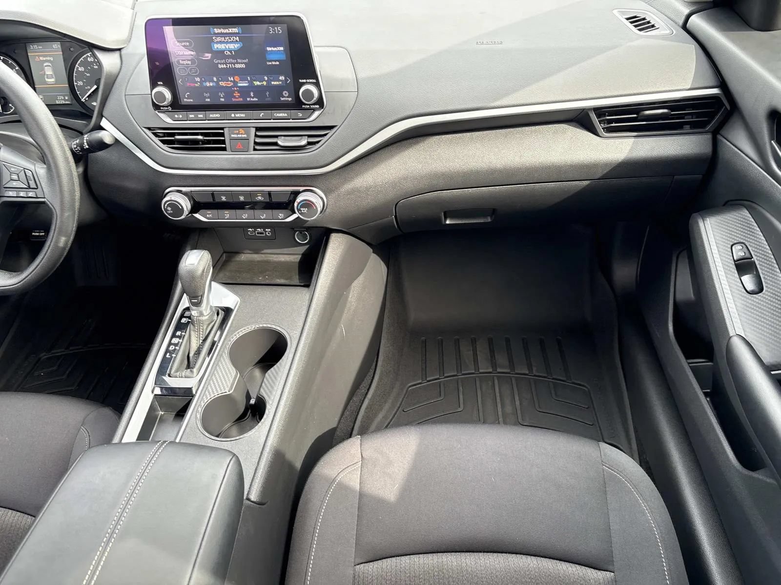 Used 2025 Nissan Altima 2.5 S FWD image 13