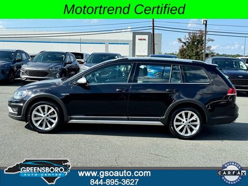 Used 2018 Volkswagen Golf Alltrack SE image 3