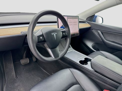 Used 2021 Tesla Model Y Long Range image 7