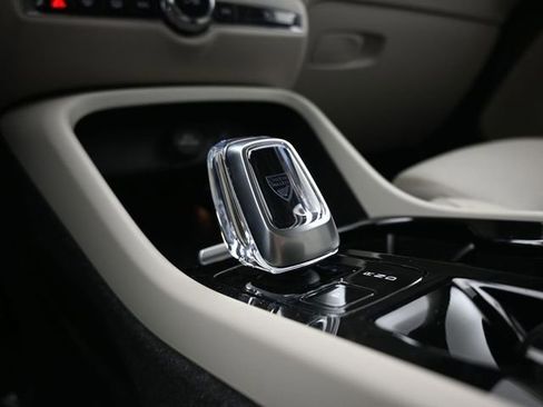 Used 2024 Volvo XC40 B5 Plus w/ Protection Package Premier image 11