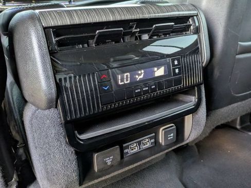 Used 2022 Jeep Wagoneer Series II RWD image 16