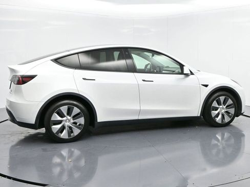 Used 2021 Tesla Model Y Long Range image 8