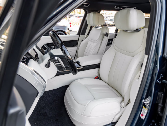 New 2026 Land Rover Range Rover Autobiography AWD/4WD image 13